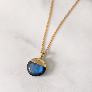 The Orb Labradorite Necklace – Modern Gemstone Elegance