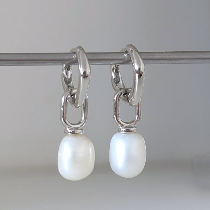 Statement Pearl Earrings in Silver – Minimalist Pearl Earrings